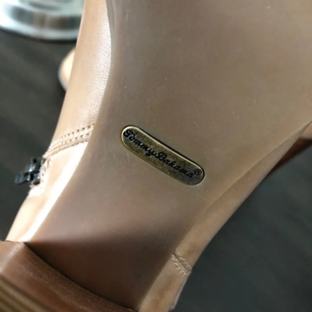 Tommy Bahama Boots sz  9 brand new